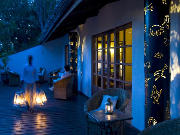 Plantation Lodge - Private Deck Night 